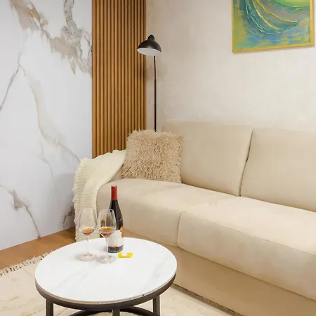 Kruna Lux Apartmans Apartment
